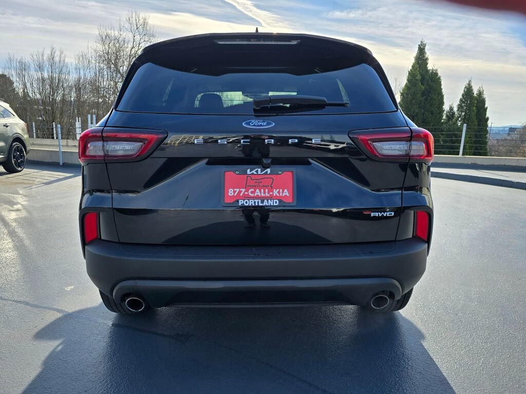 Used 2025 Ford Escape ST-Line image 4