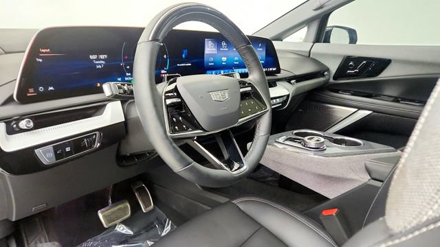 Used 2025 Cadillac Optiq Sport 1 AWD/4WD image 46