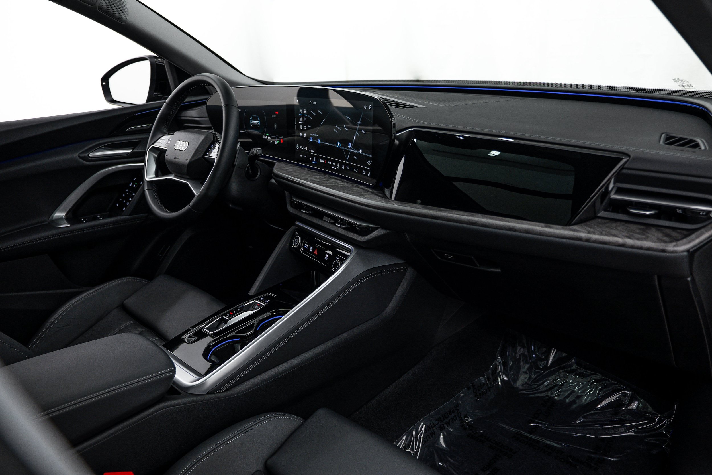 Used 2025 Audi Q5 Premium Plus w/ Premium Plus AWD/4WD image 8