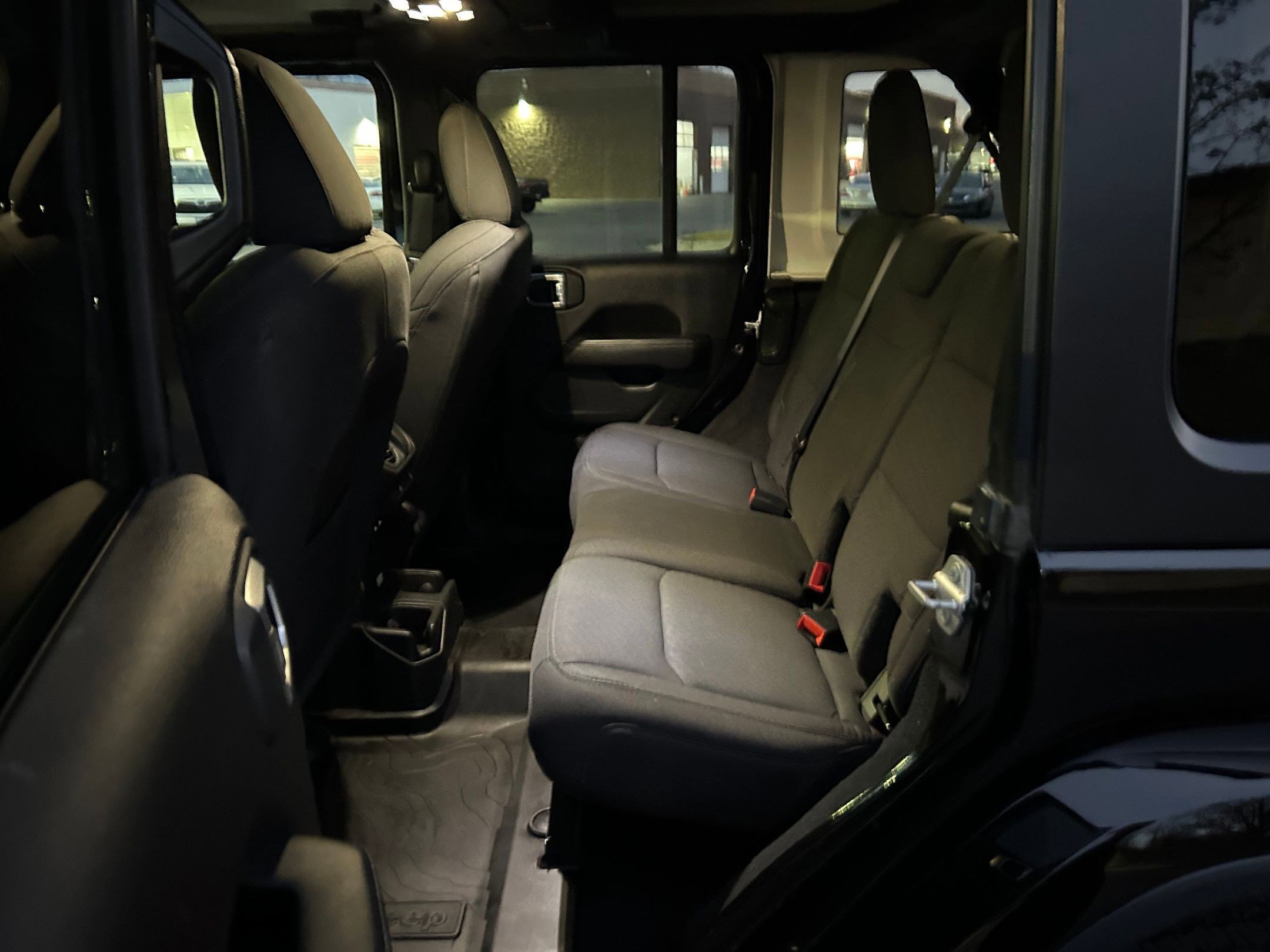 Used 2022 Jeep Wrangler Unlimited Sahara w/ Cold Weather Group image 24