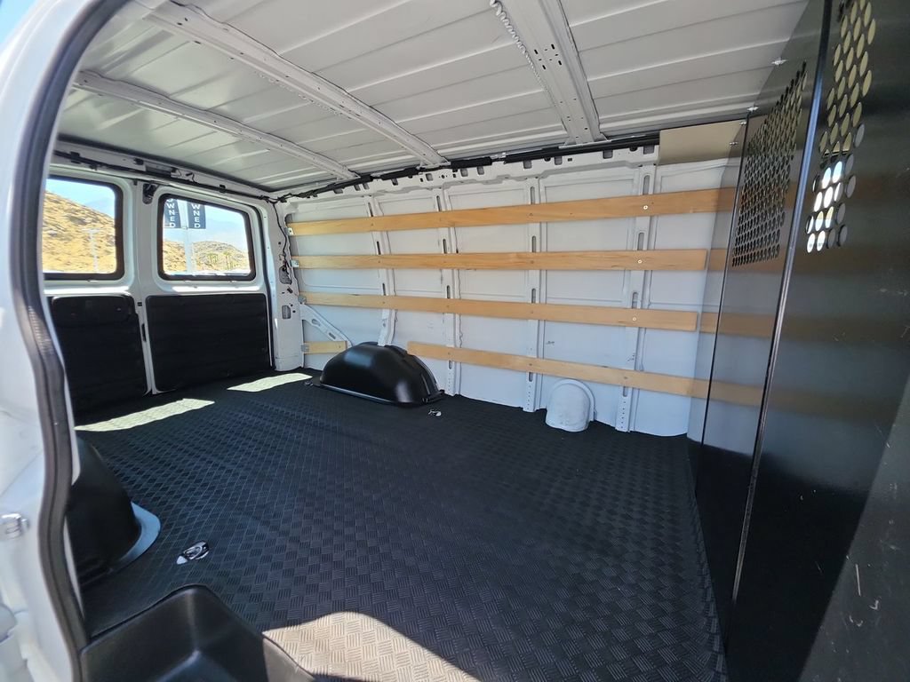 Used 2024 GMC Savana 2500 w/ Driver Convenience Package RWD image 19