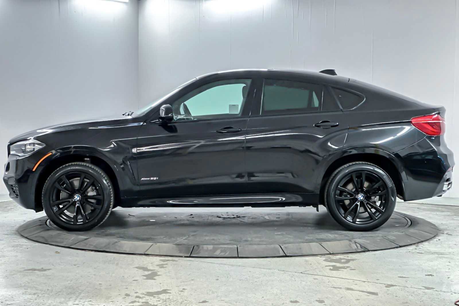 Used 2019 BMW X6 xDrive50i w/ M Sport Package image 5