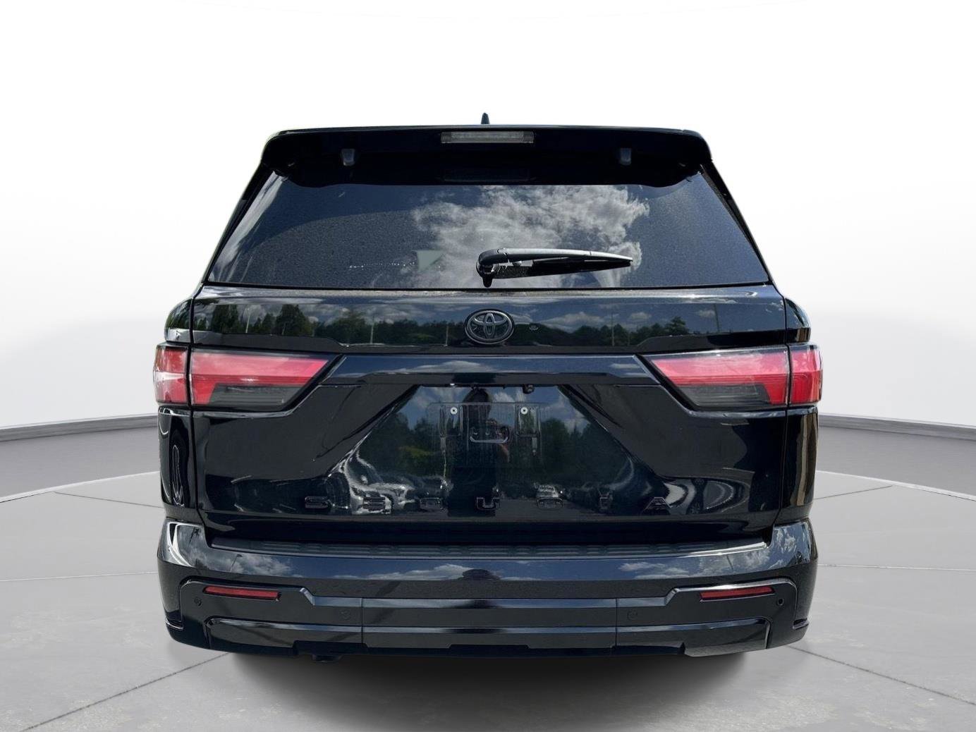 Certified 2024 Toyota Sequoia Platinum AWD/4WD image 7