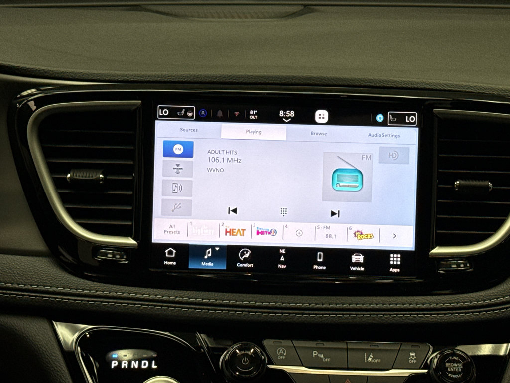 New 2027 Chrysler Pacifica Limited AWD/4WD image 9
