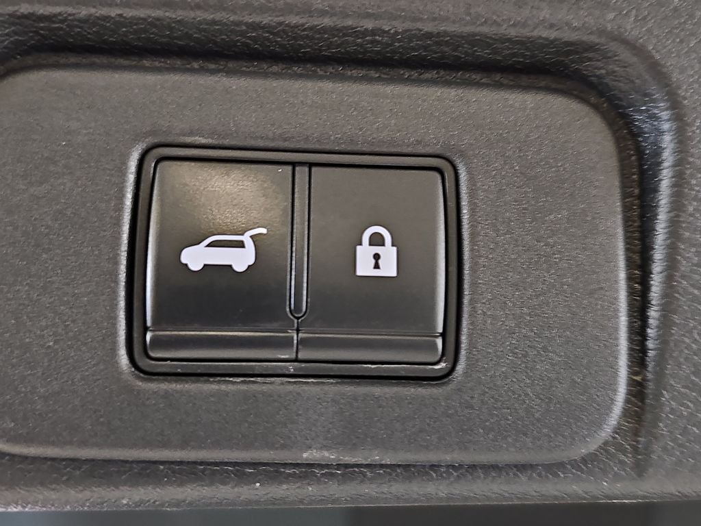 Used 2021 Nissan Rogue SL AWD/4WD image 16