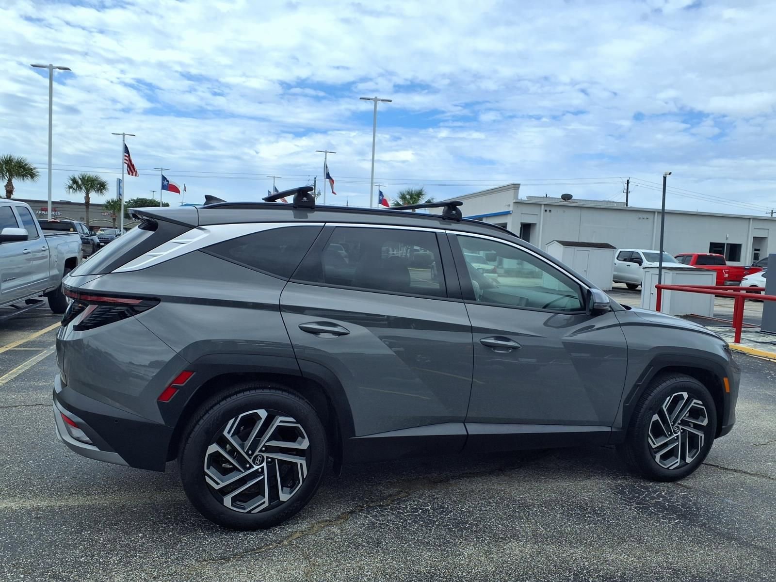 Used 2025 Hyundai Tucson Limited FWD image 21