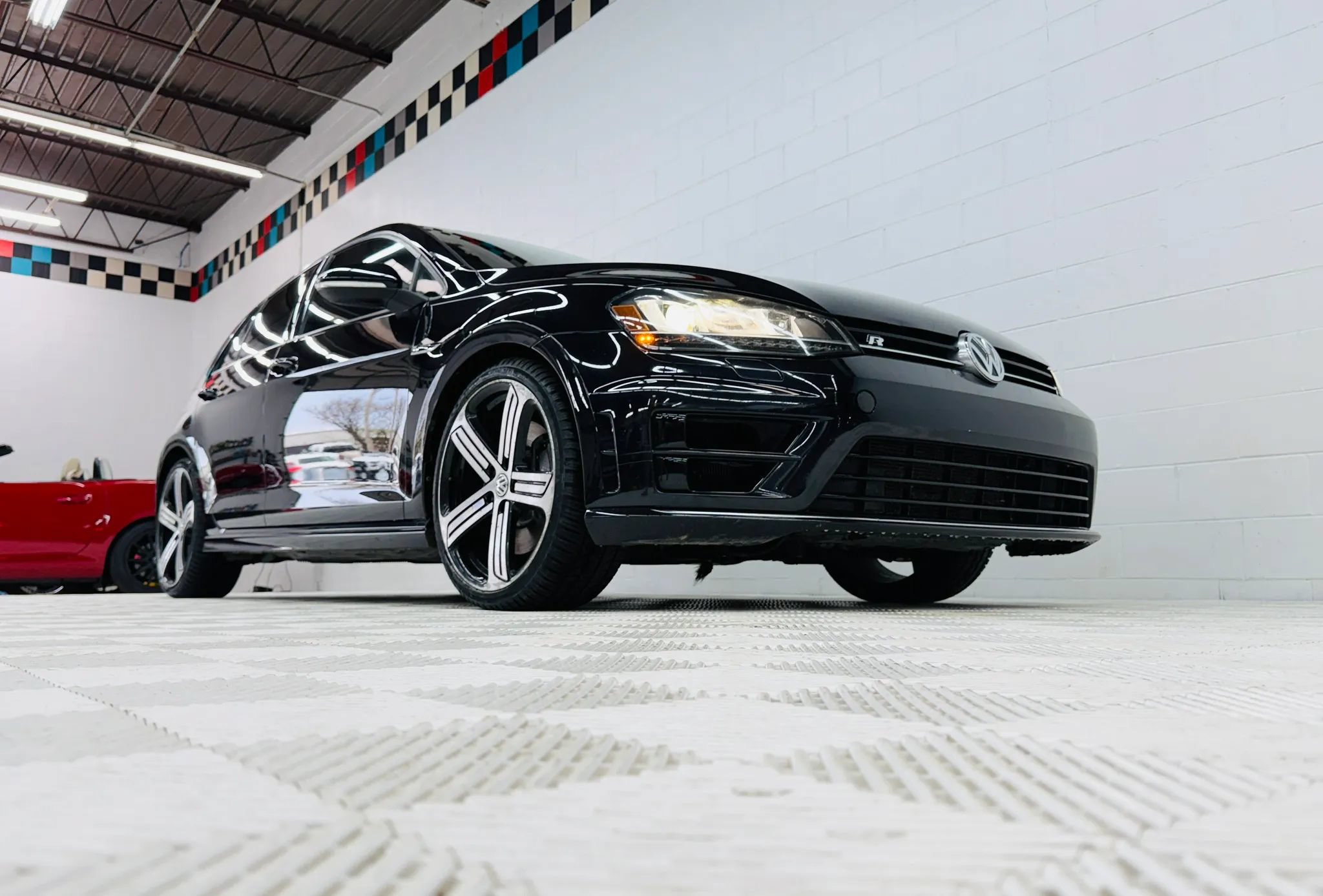 Used 2016 Volkswagen Golf R 4-Door AWD/4WD image 9