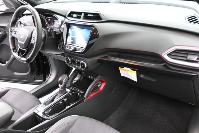 Used 2023 Chevrolet TrailBlazer RS w/ Convenience Package AWD/4WD image 32