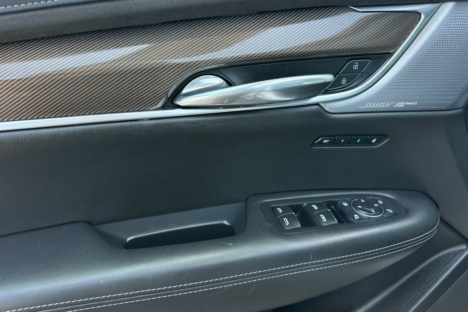 Used 2024 Cadillac XT6 Sport w/ LPO, Onyx Lite Package AWD/4WD image 10