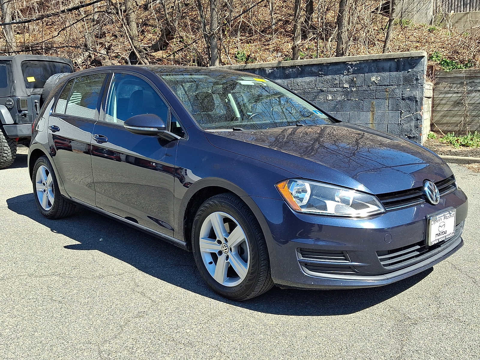 Used 2017 Volkswagen Golf Wolfsburg Edition image 3