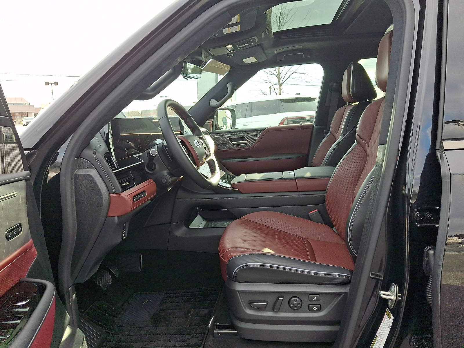 Certified 2025 INFINITI QX80 Autograph w/ Premium Cargo Package image 12