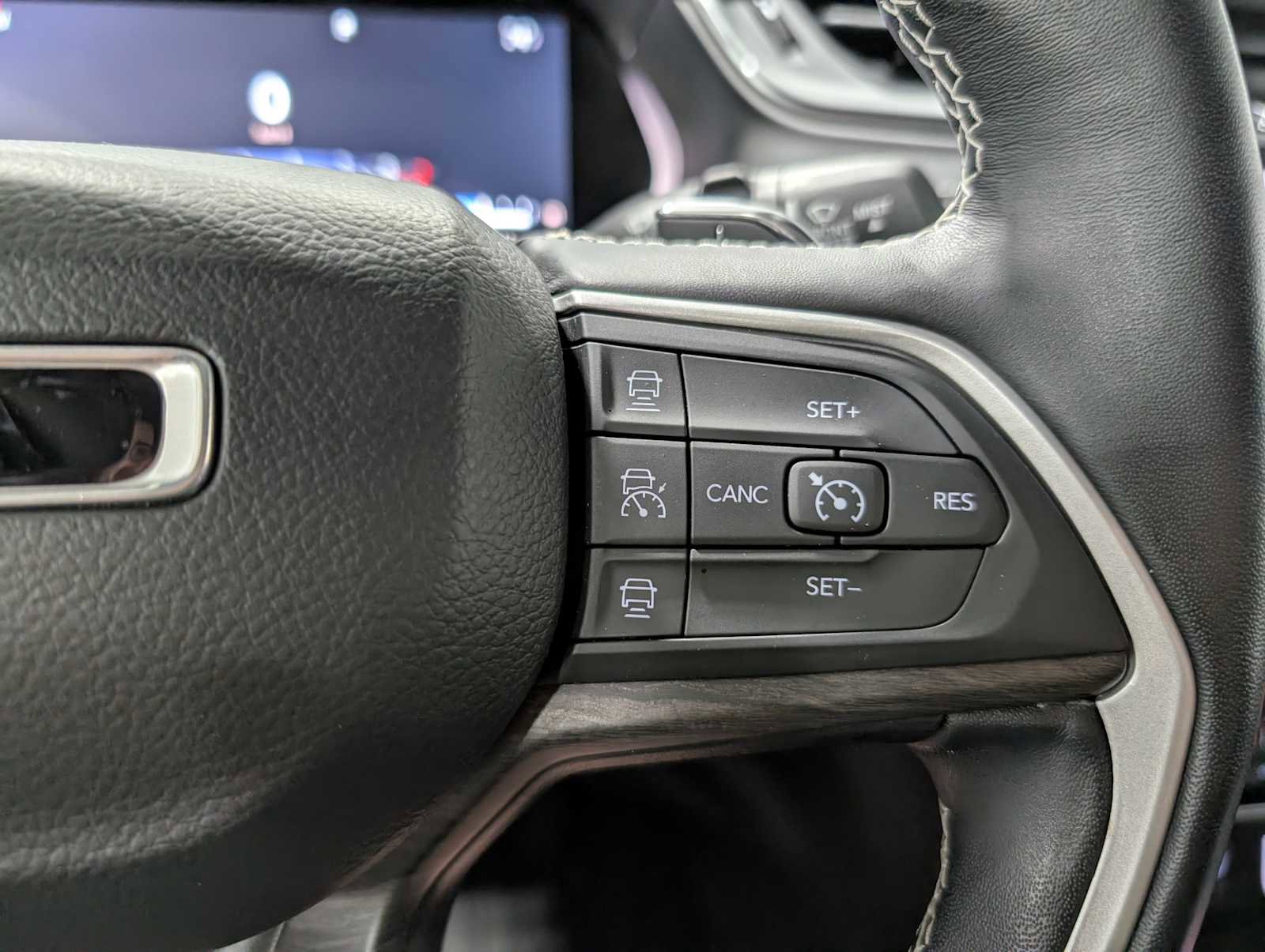 Used 2022 Jeep Grand Cherokee Limited image 30