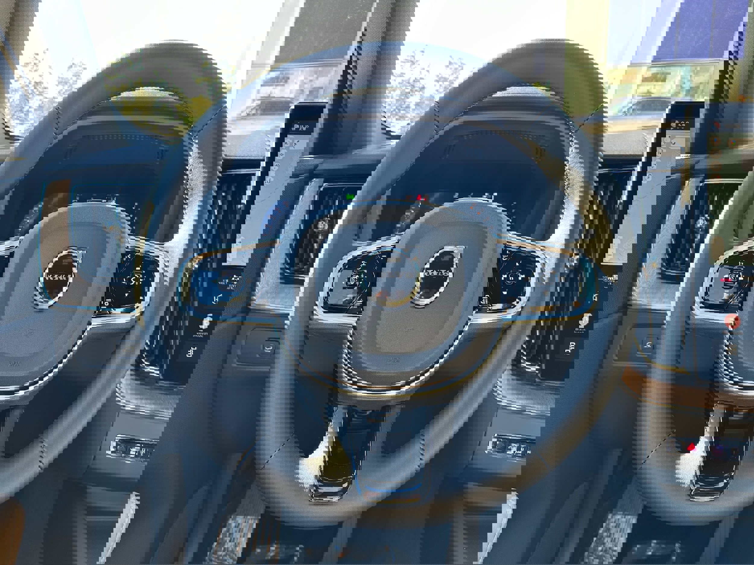 New 2026 Volvo XC60 B5 Plus w/ Protection Package Premier image 14