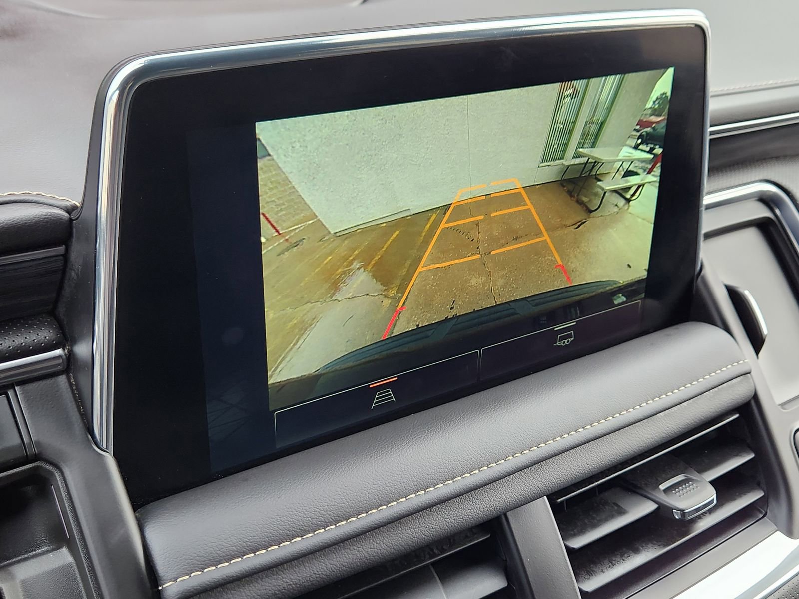 Used 2024 GMC Yukon SLT image 20