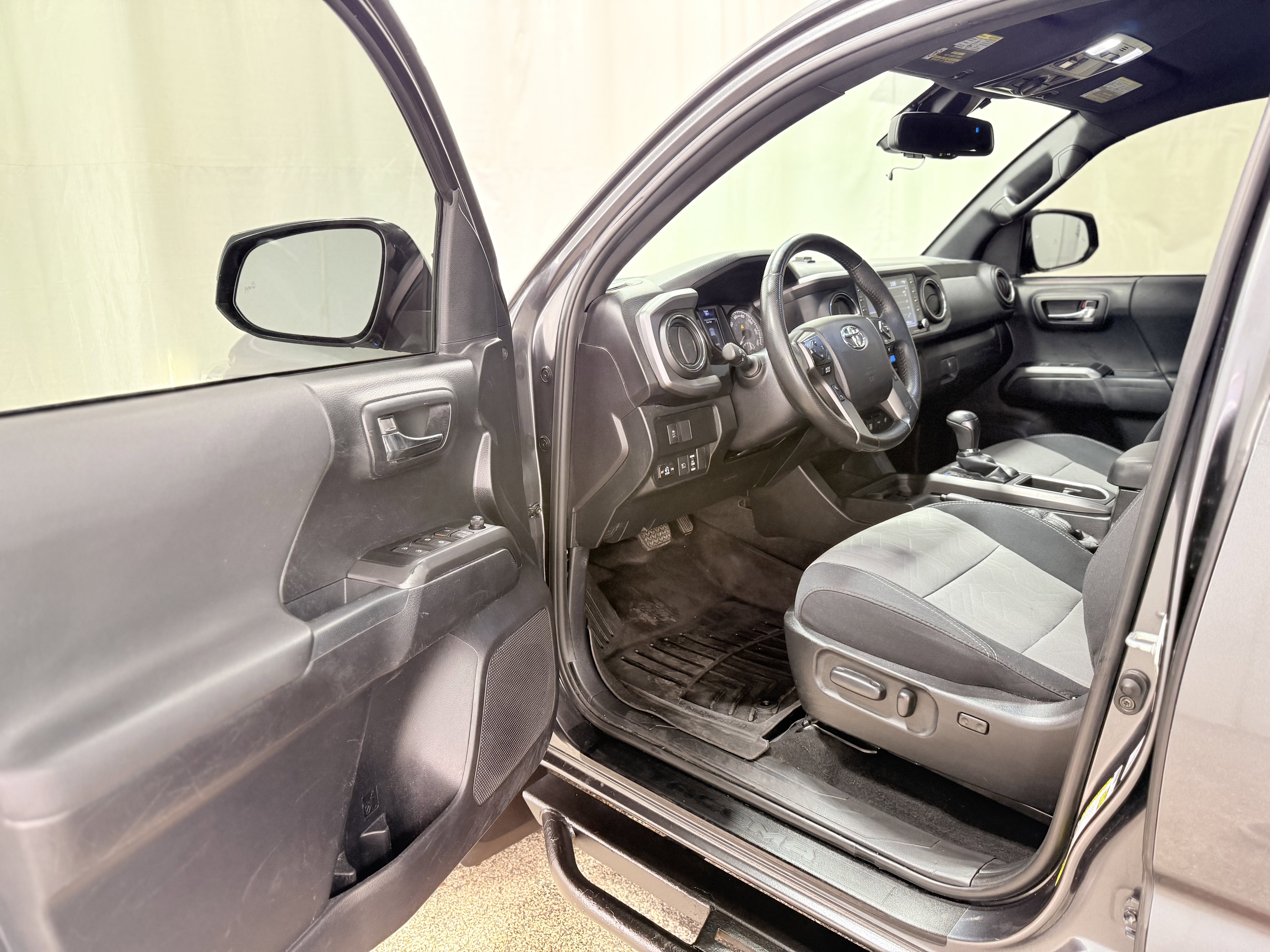 Used 2021 Toyota Tacoma TRD Off-Road w/ Technology Package image 11