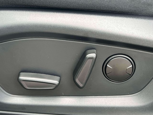 Used 2026 Ford Explorer Active AWD/4WD image 23