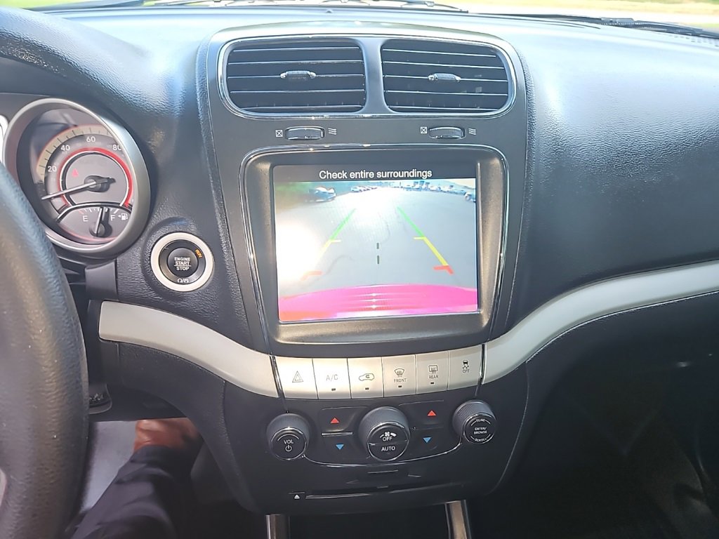 Used 2019 Dodge Journey SE image 18