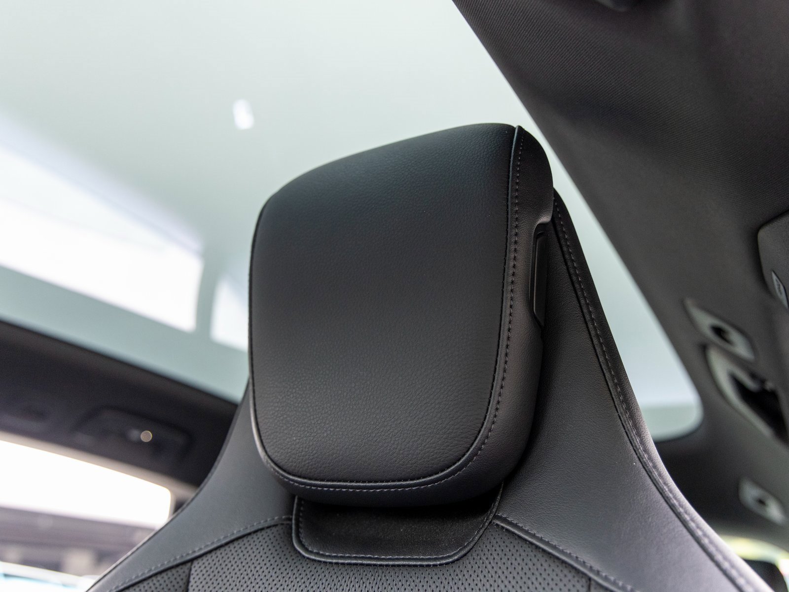 Certified 2023 Porsche Taycan 4 Cross Turismo image 26