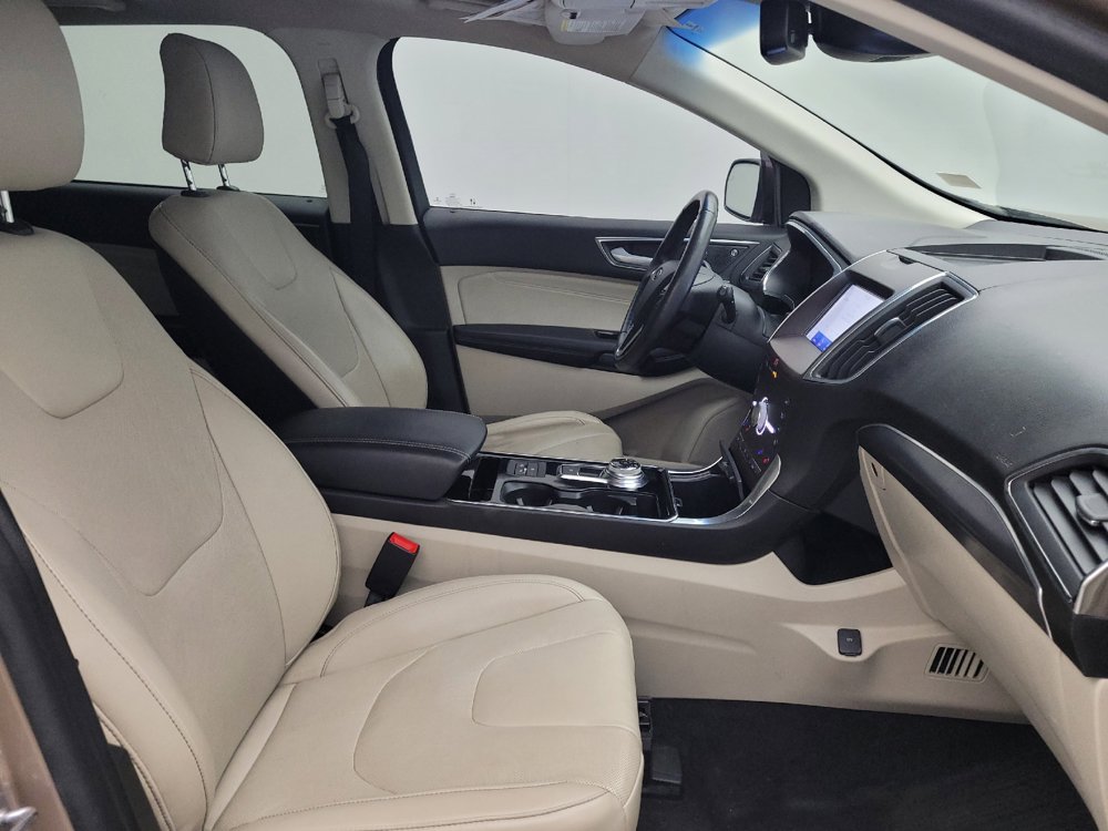 Used 2020 Ford Edge Titanium w/ Equipment Group 301A FWD image 21