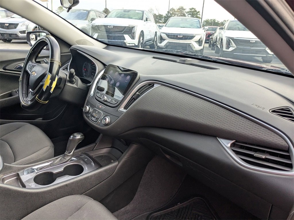 Used 2019 Chevrolet Malibu RS image 27