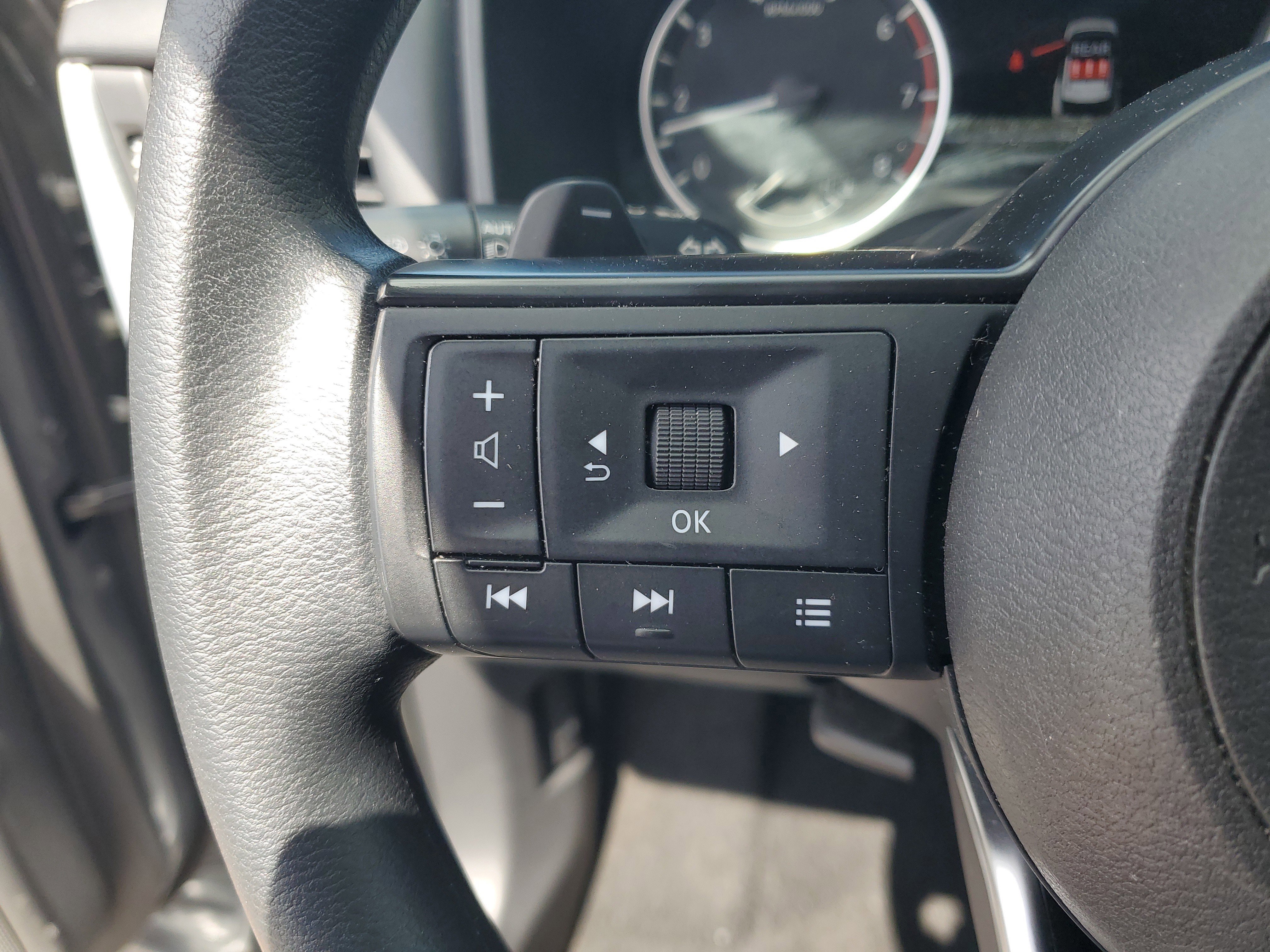 Certified 2023 Nissan Rogue S FWD image 17