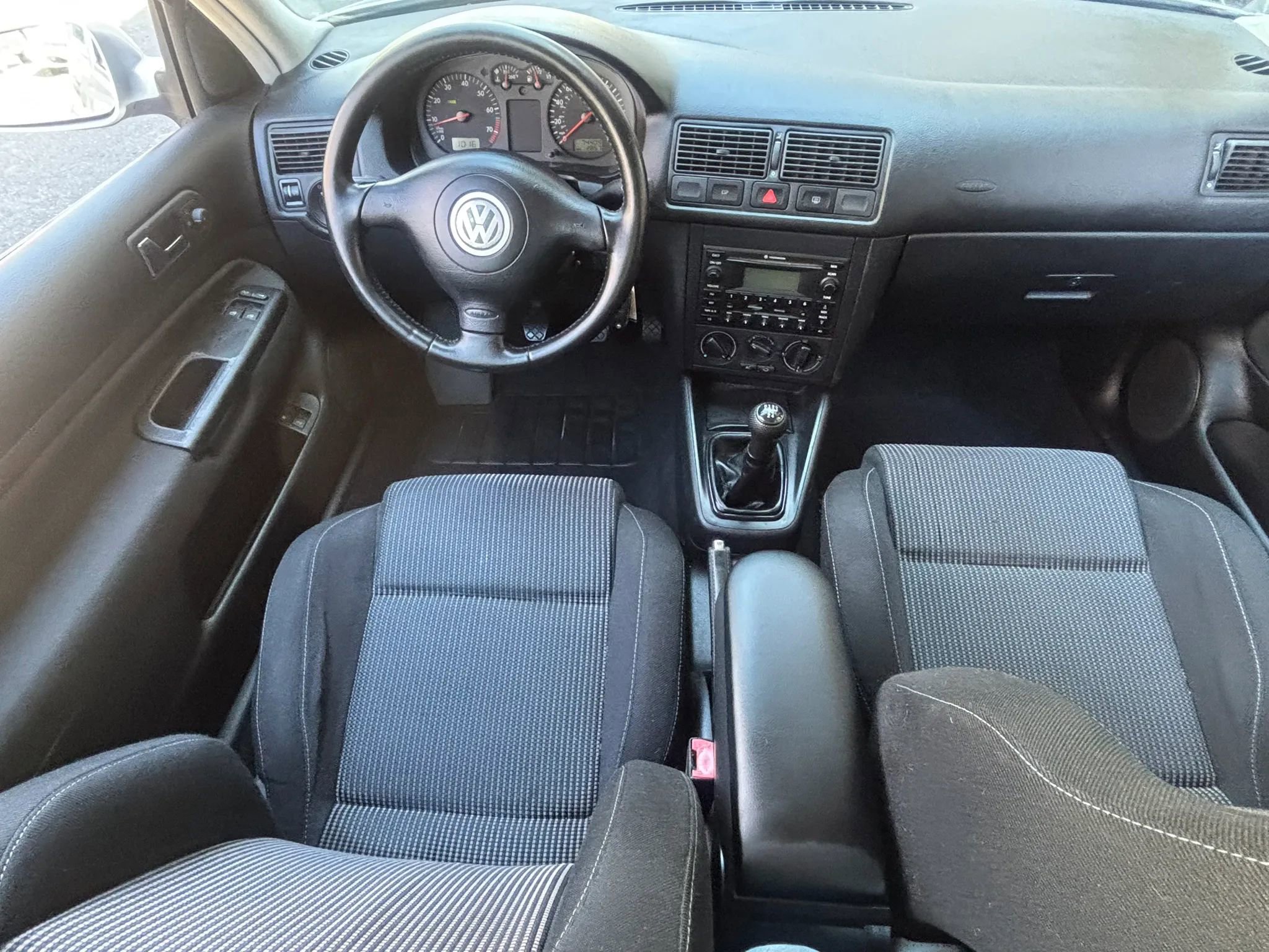 Used 2004 Volkswagen GTI 1.8T FWD image 23