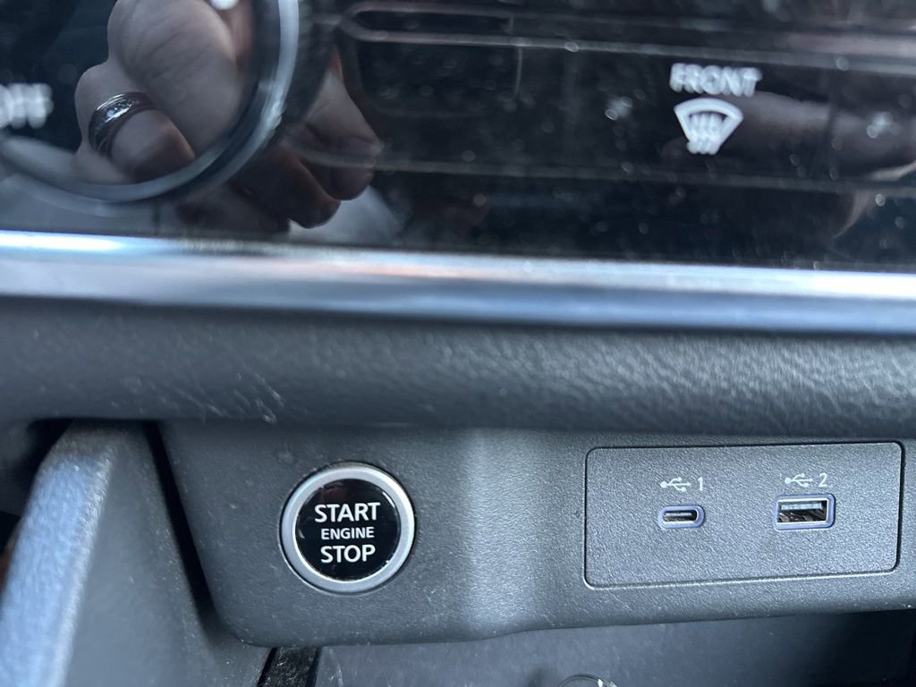 Used 2023 Nissan Rogue S image 16