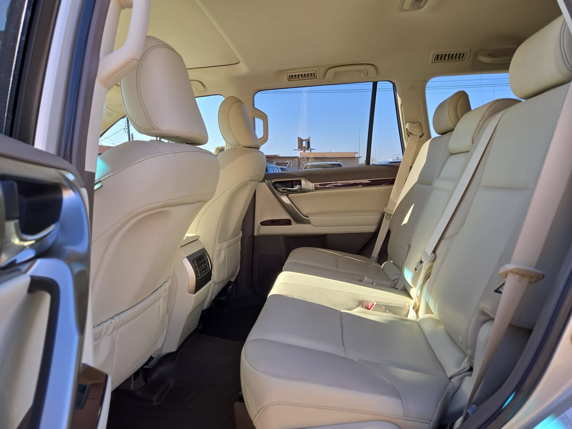 Used 2016 Lexus GX 460 w/ Premium Package AWD/4WD image 13