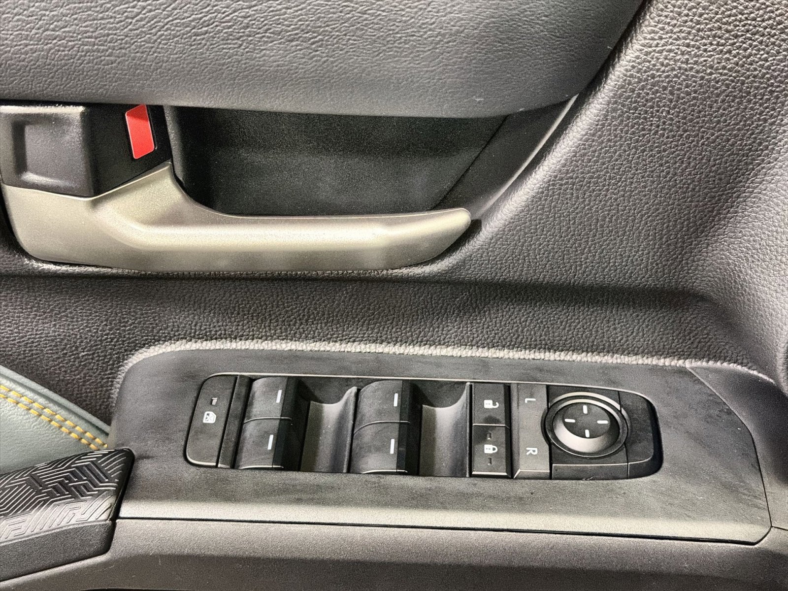 Used 2024 Toyota Tacoma Trailhunter image 40