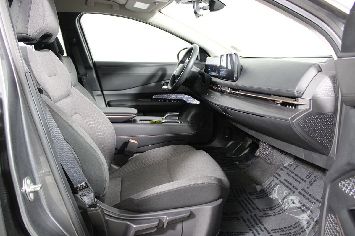 Used 2024 Nissan Ariya FWD image 11