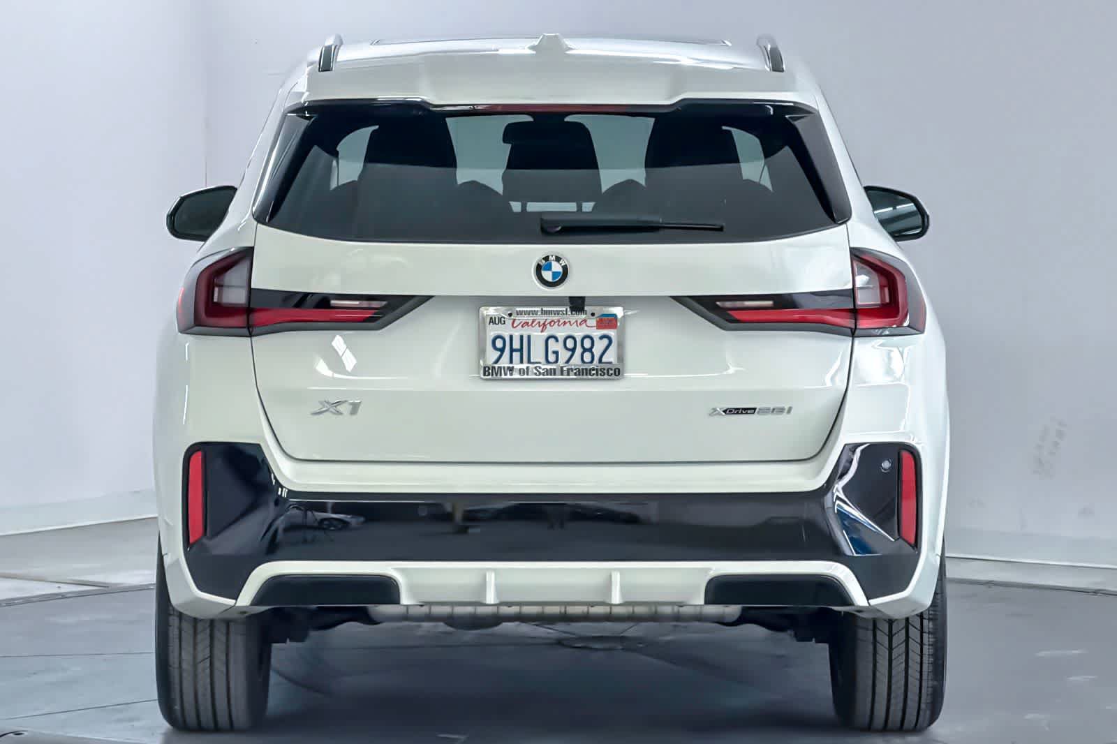 Used 2023 BMW X1 xDrive28i w/ Premium Package AWD/4WD image 7