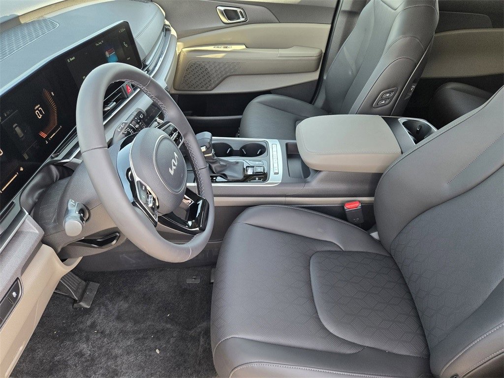 New 2026 Kia Carnival EX image 9