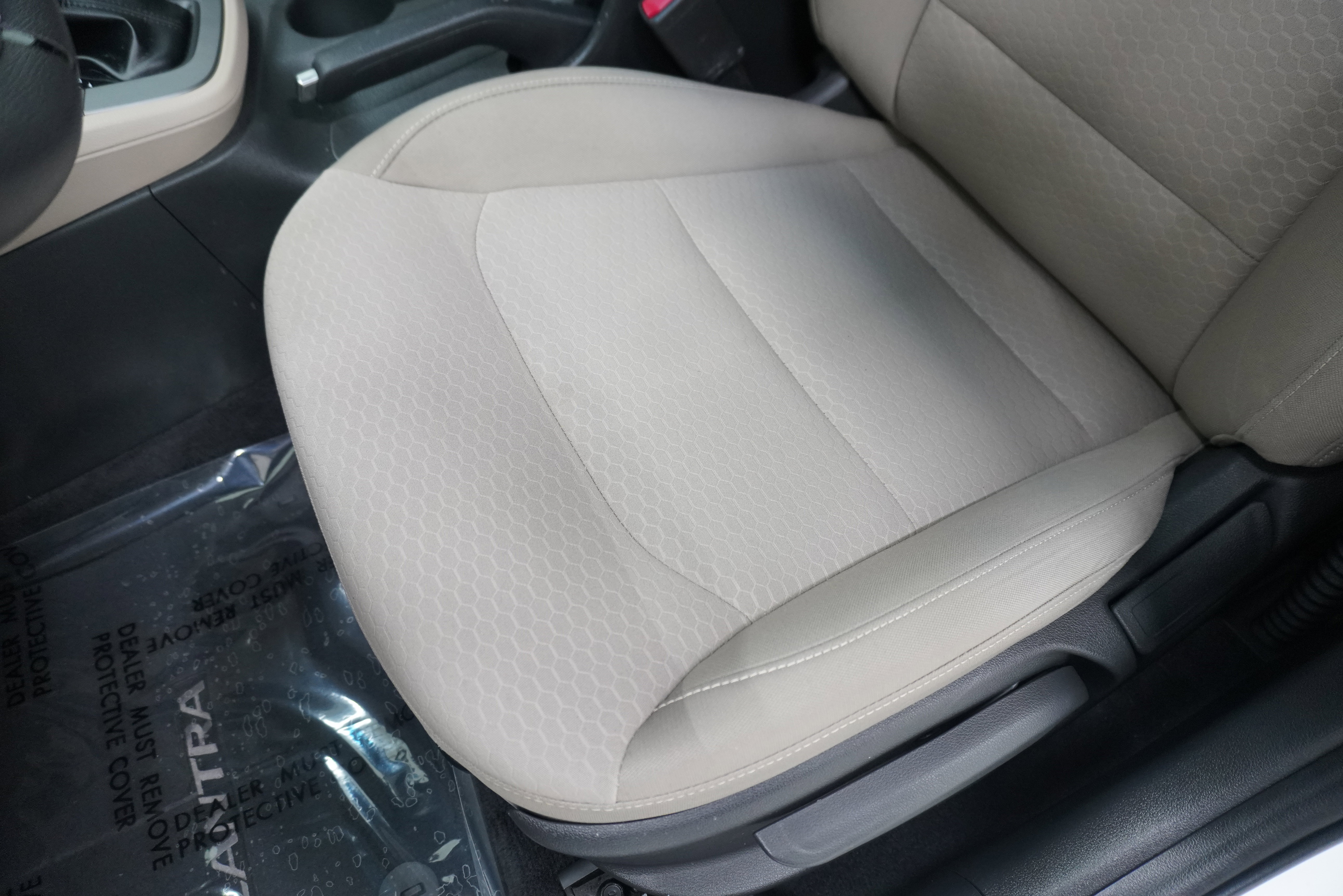 Used 2020 Hyundai Elantra SEL w/ Convenience Package (C2) FWD image 12
