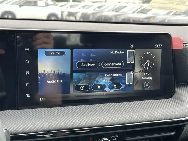 New 2025 Nissan Kicks SR image 19