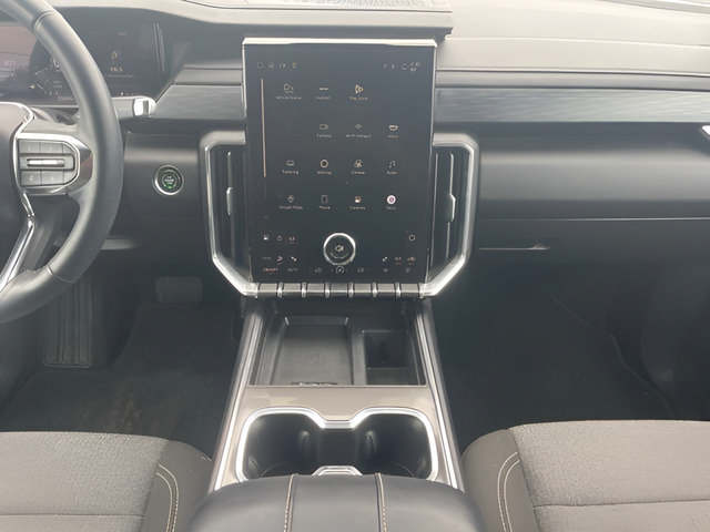 Used 2025 GMC Acadia Elevation FWD image 25