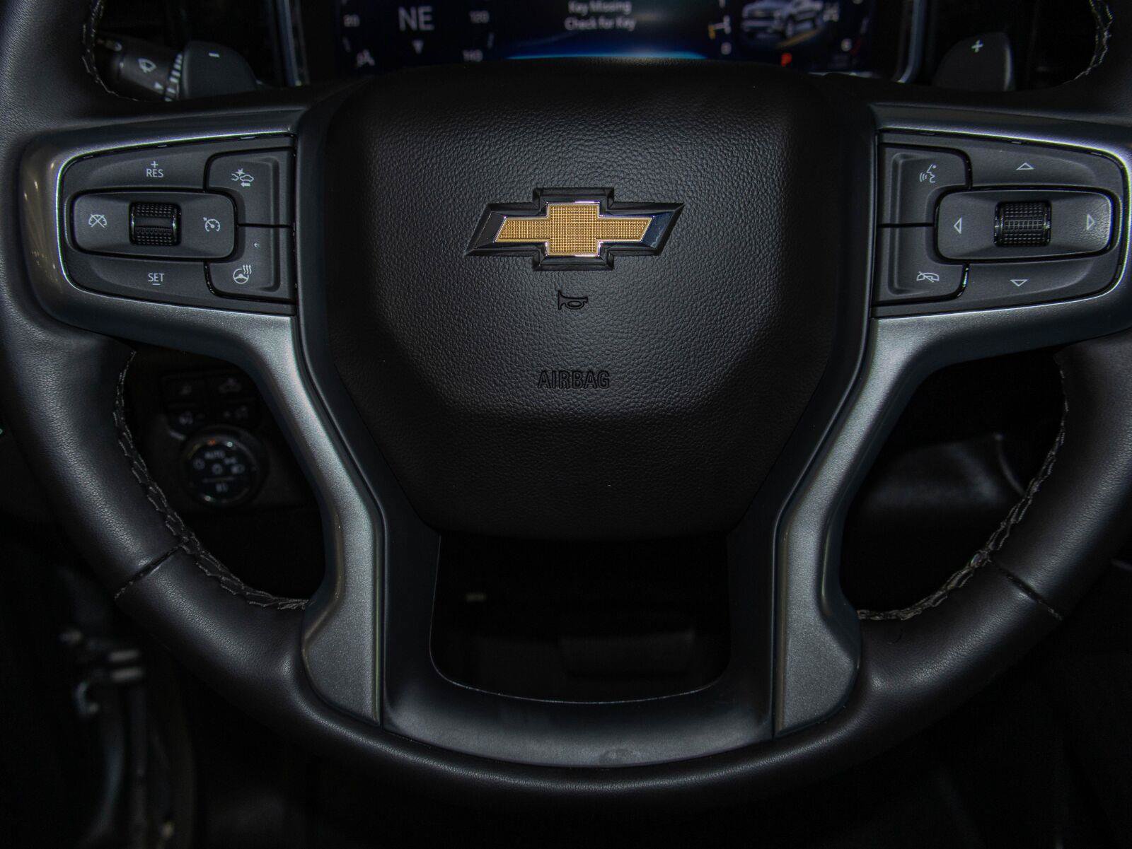 Used 2025 Chevrolet Silverado 1500 LTZ w/ LTZ Convenience Package II AWD/4WD image 11