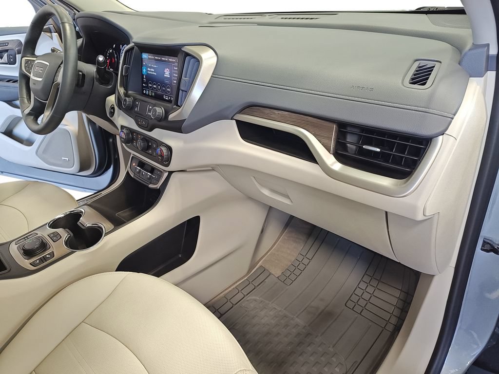 Used 2023 GMC Terrain Denali w/ Denali Premium Package AWD/4WD image 15