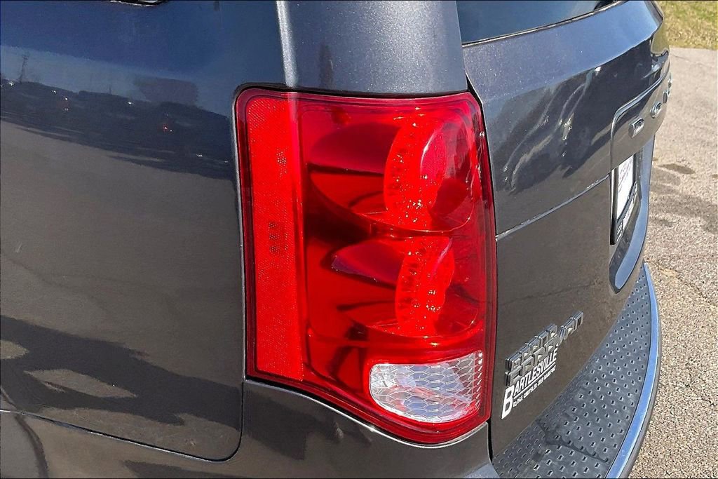 Used 2017 Dodge Grand Caravan SXT FWD image 28