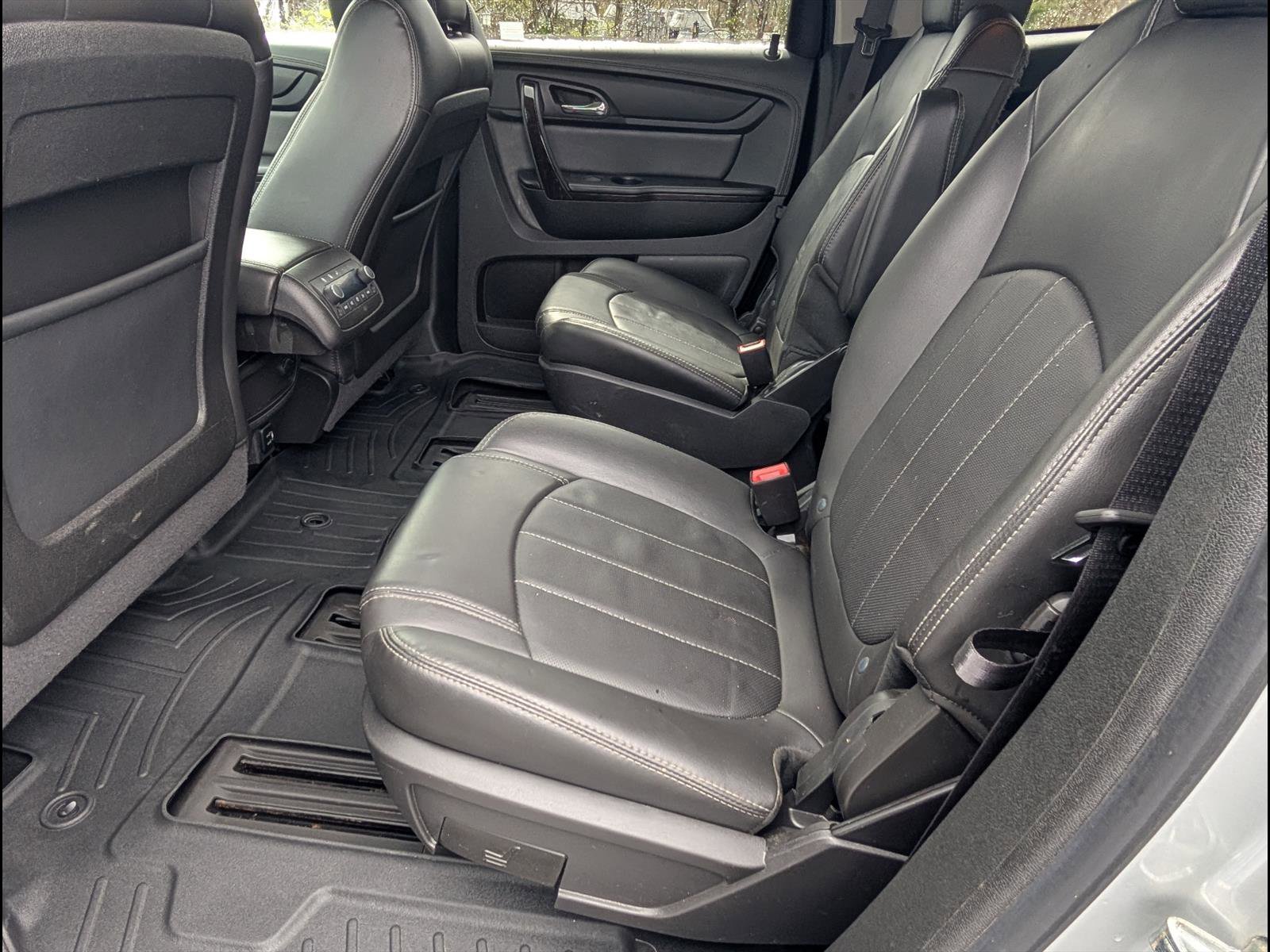 Used 2017 Chevrolet Traverse Premier image 13