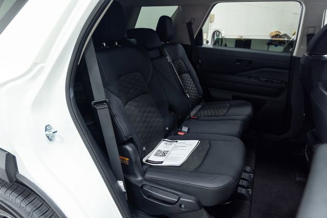 Used 2024 Nissan Pathfinder S w/ Cargo Package image 23