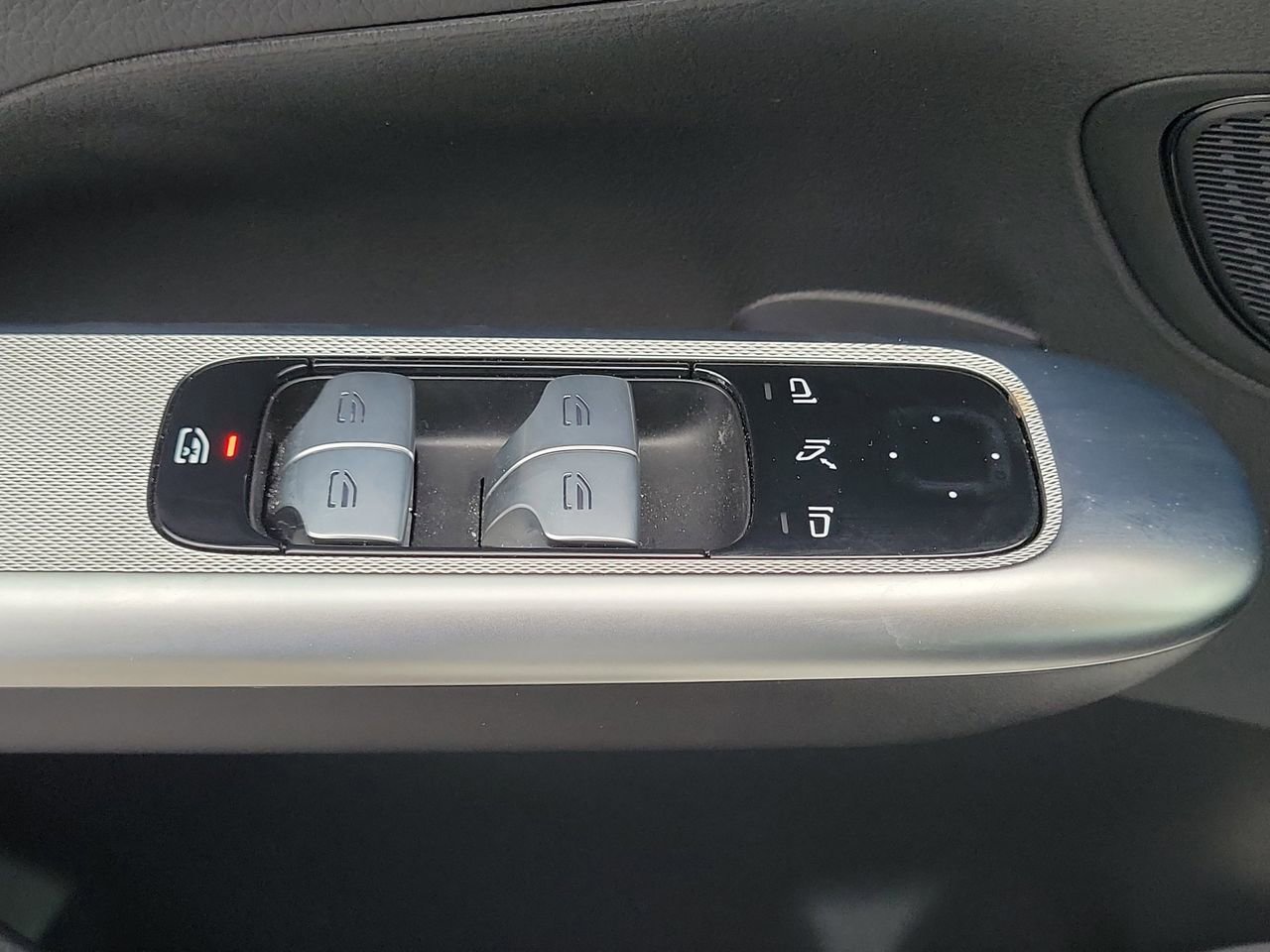 Certified 2024 Mercedes-Benz GLC 300 image 21