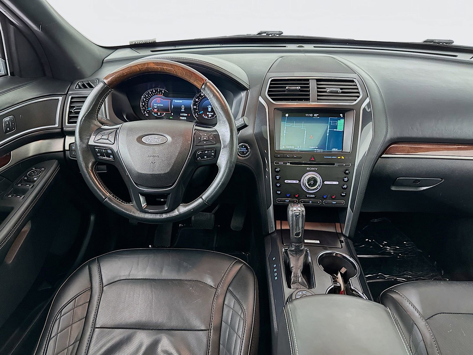 Used 2017 Ford Explorer Platinum image 24