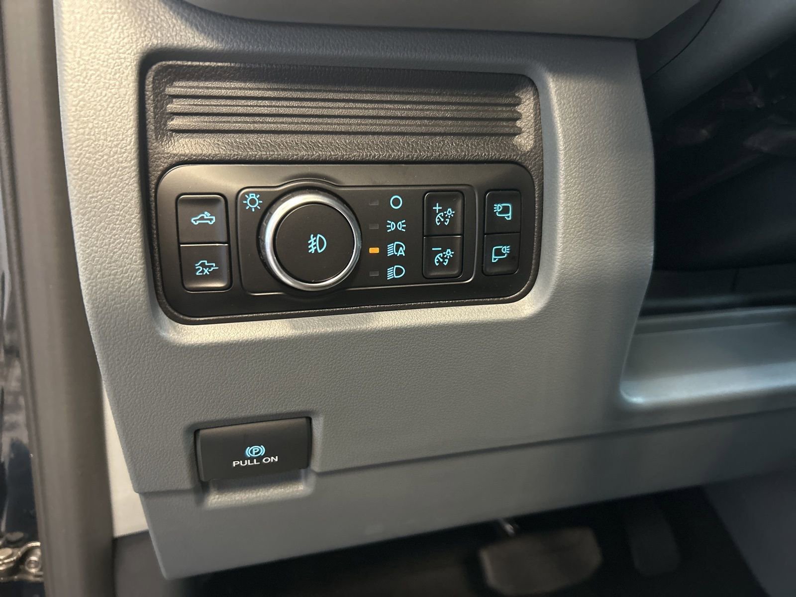 New 2026 Ford F250 XLT w/ XLT Premium Package image 17