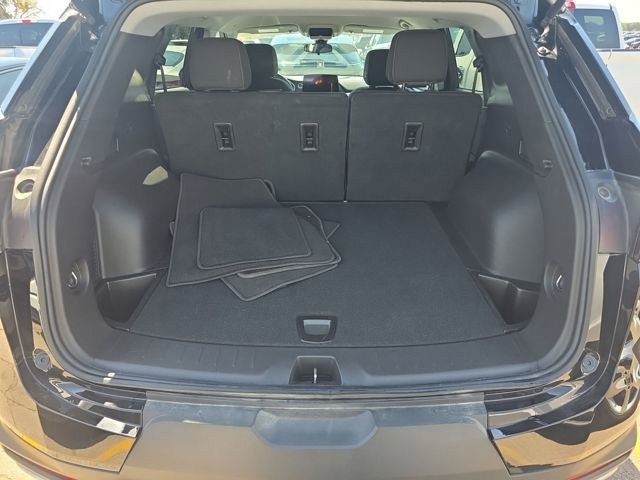 Used 2025 Chevrolet Blazer LT FWD image 13