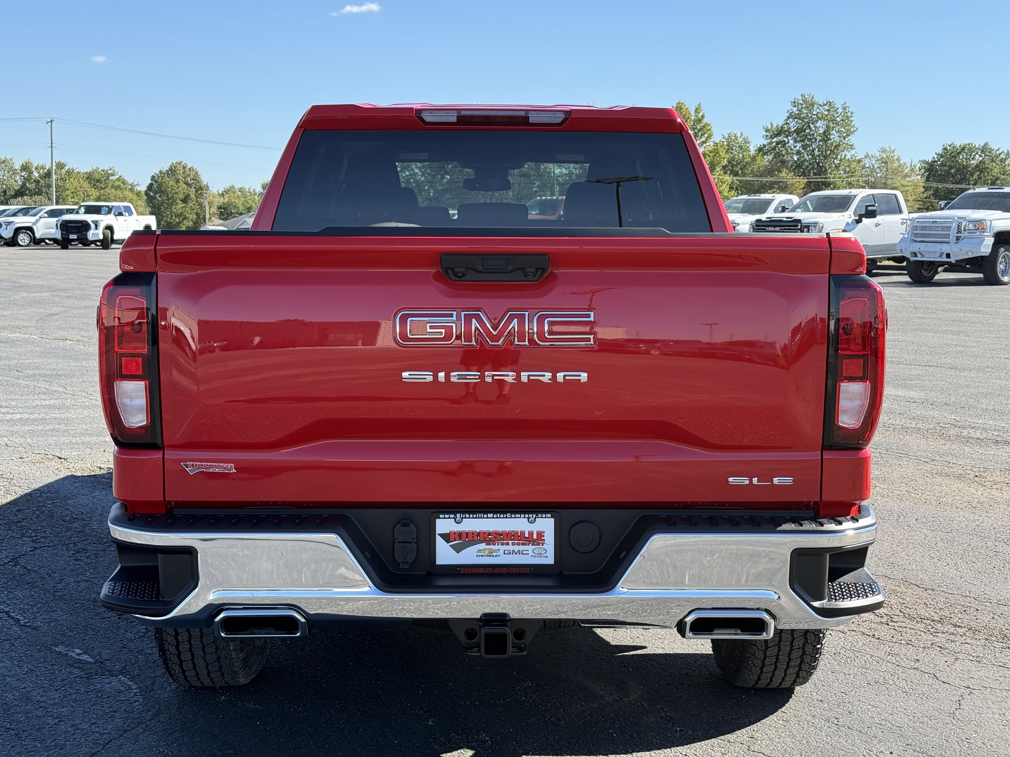 New 2026 GMC Sierra 1500 SLE image 5