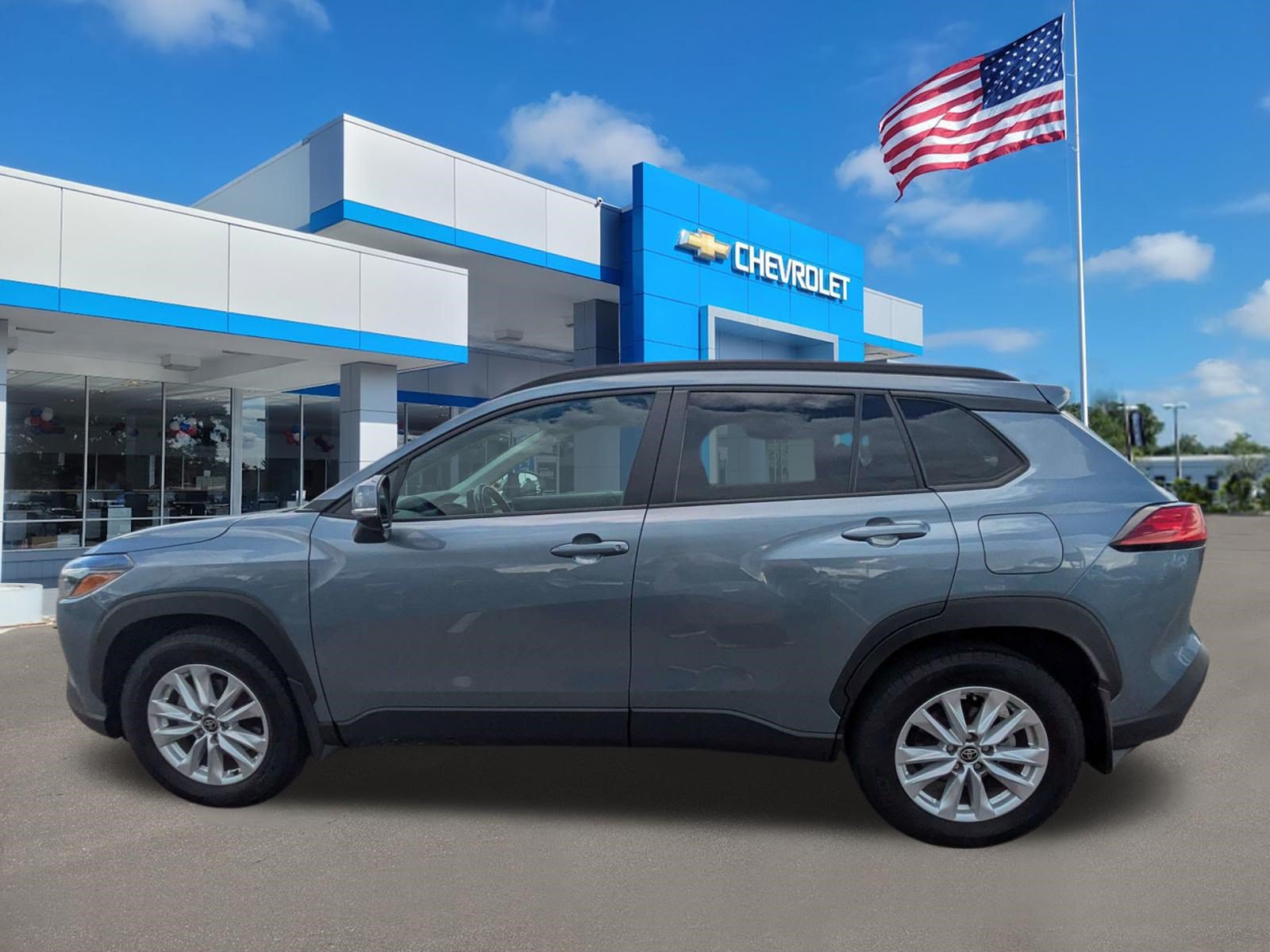 Used 2023 Toyota Corolla Cross LE FWD image 6
