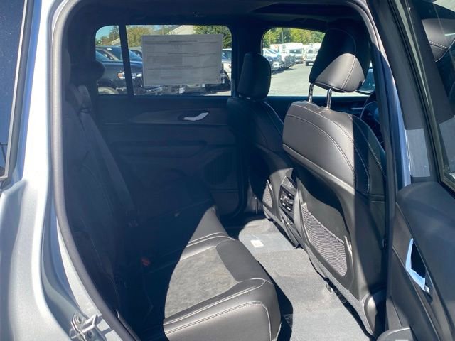 New 2025 Jeep Grand Cherokee Altitude AWD/4WD image 30