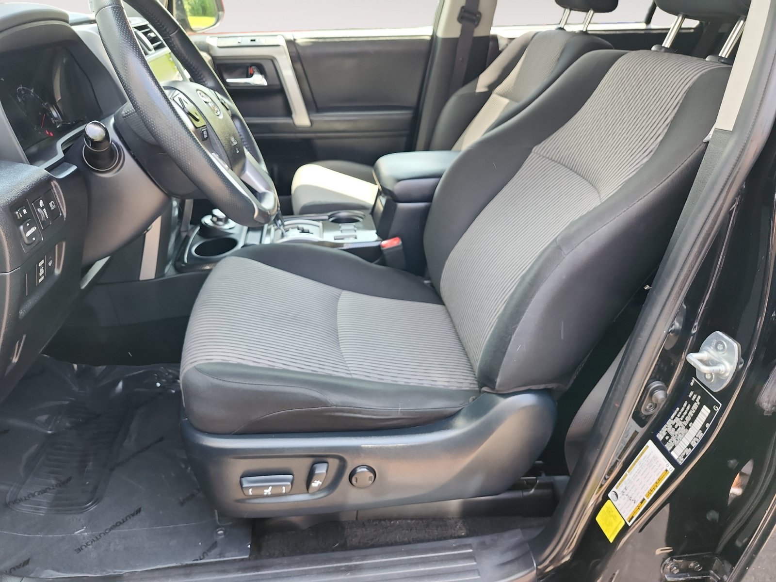 Used 2022 Toyota 4Runner SR5 AWD/4WD image 10