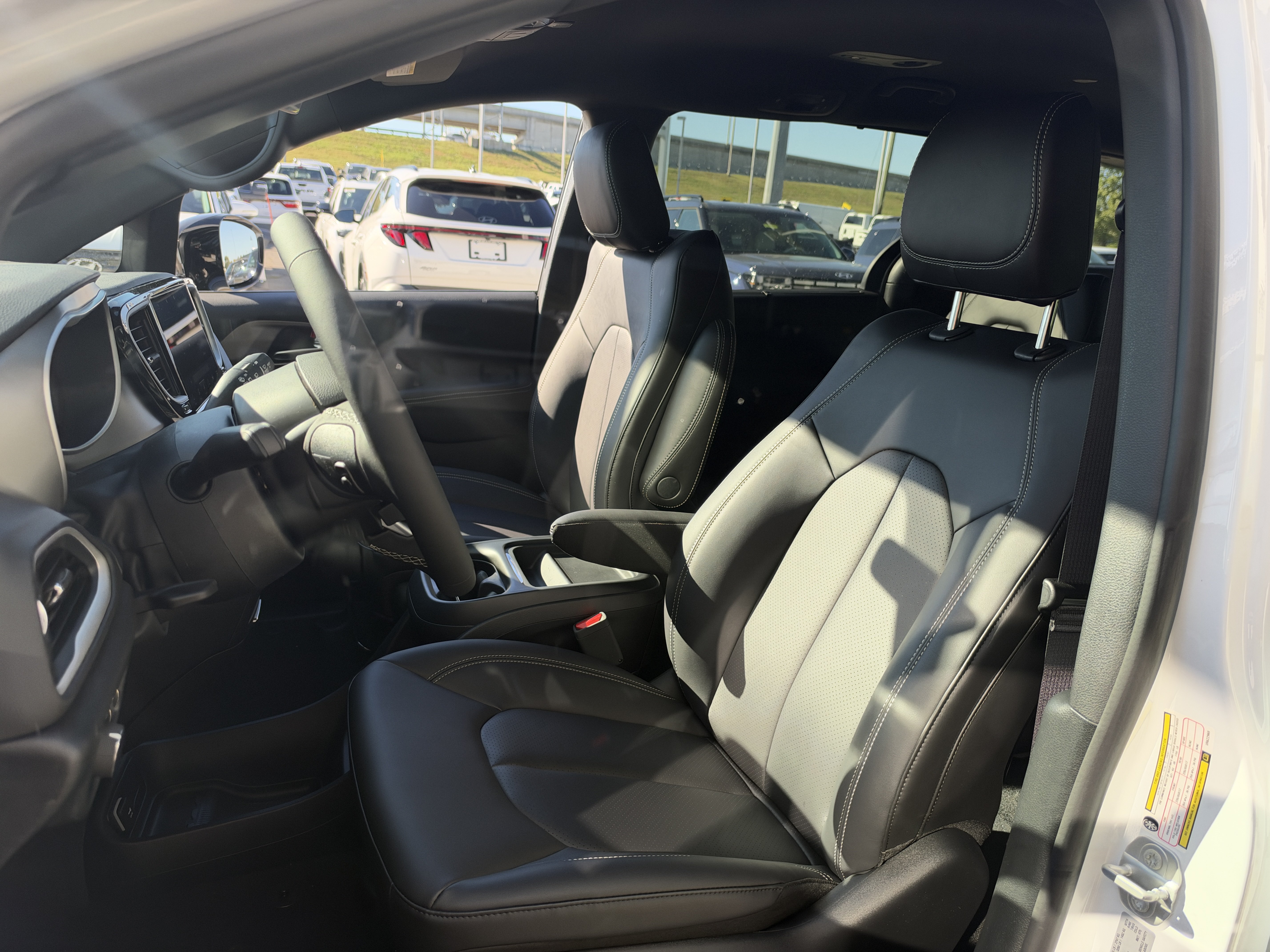 New 2027 Chrysler Pacifica LX FWD image 31