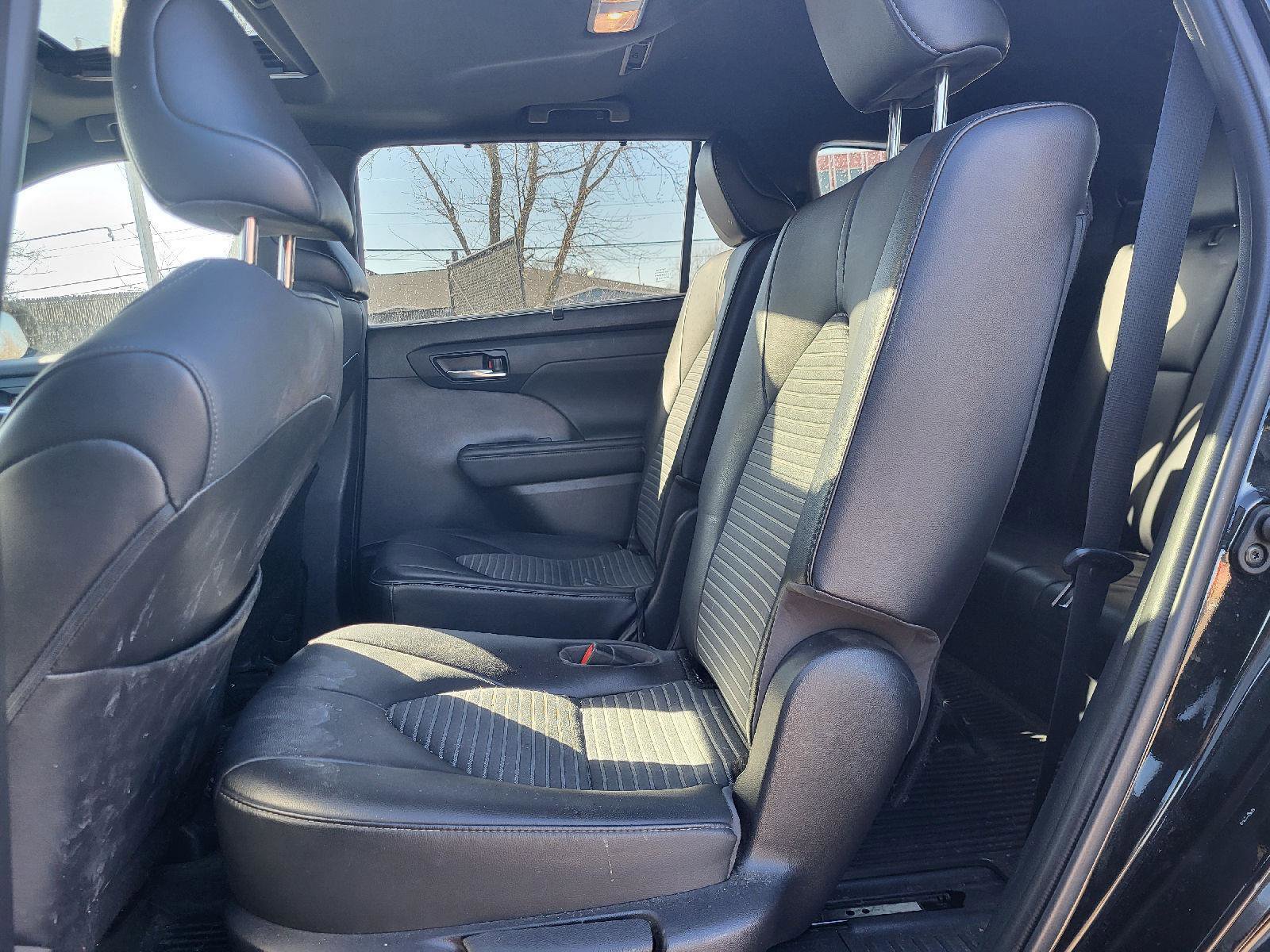 Used 2021 Toyota Highlander XSE image 9